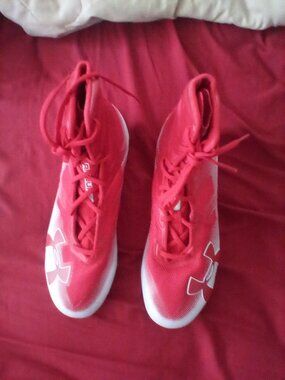 Mens Like New Under Armour Highlight football cleats